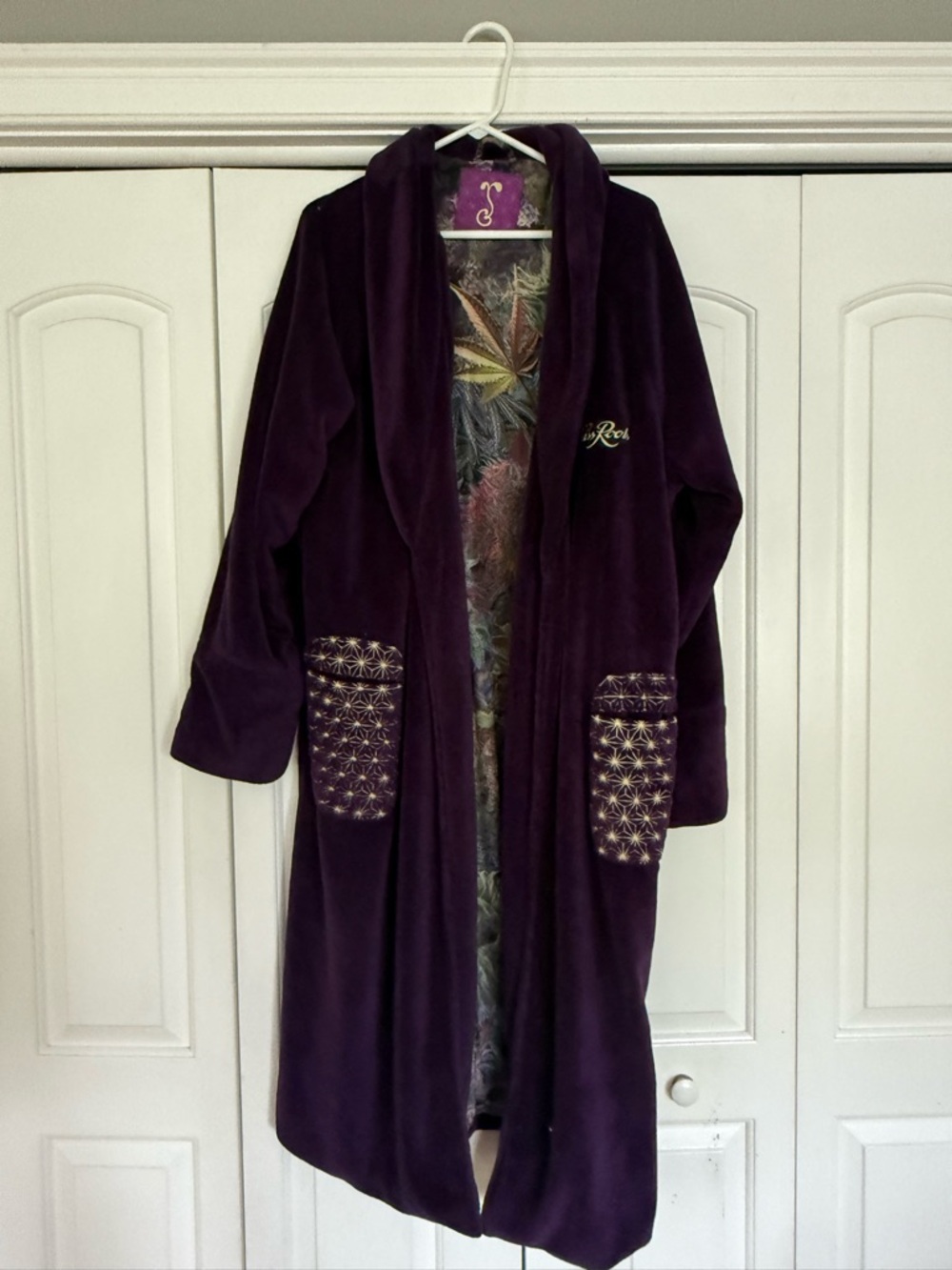 Grassroots California Men’s Robe Crown Royale in Deep Purple - 420 inside